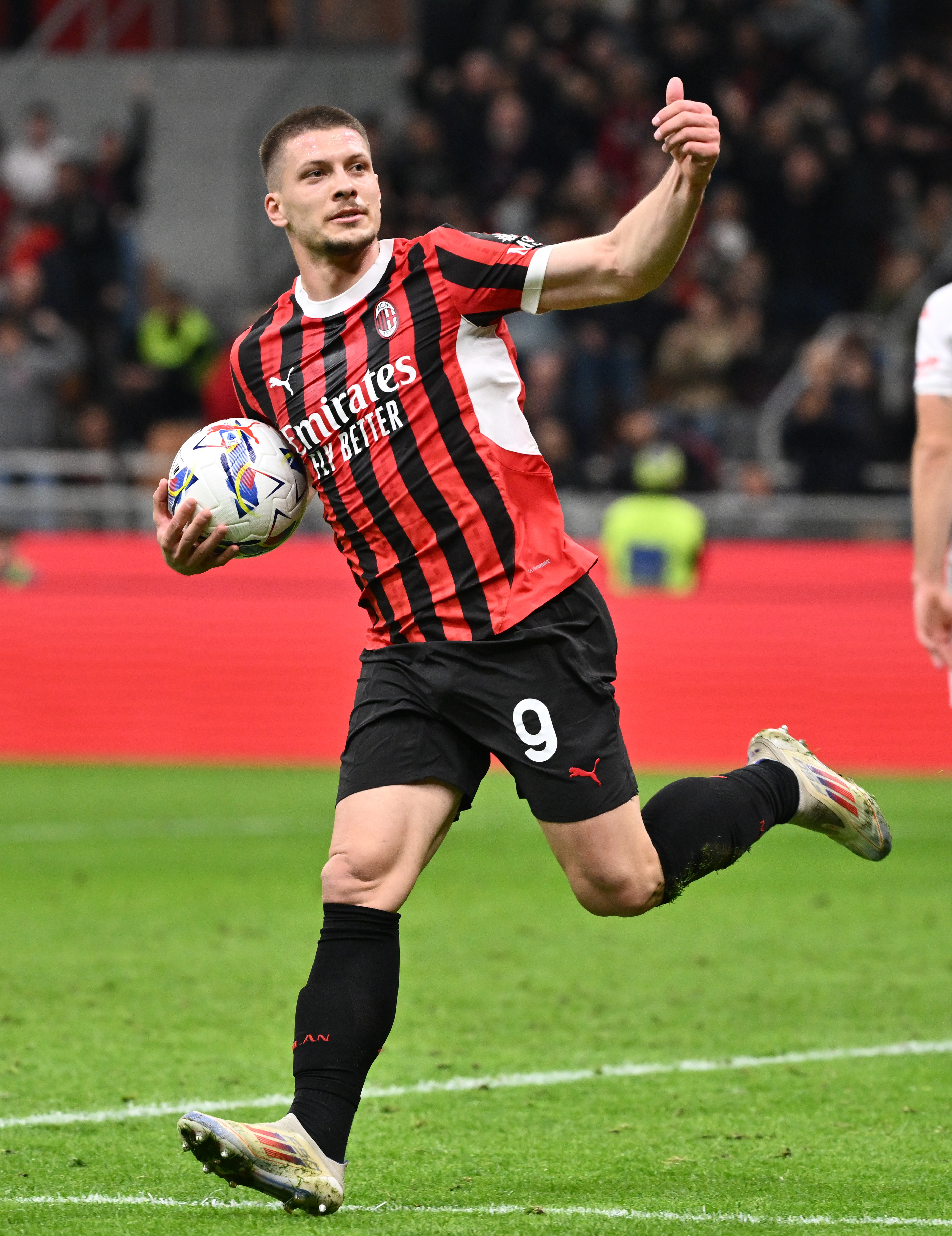 开云体育在线-佛罗伦萨球员连场发挥出色，球队前景备受期待的简单介绍