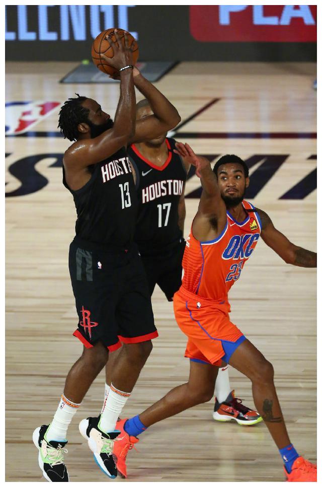 山东队完胜雷霆，克莱关键制胜