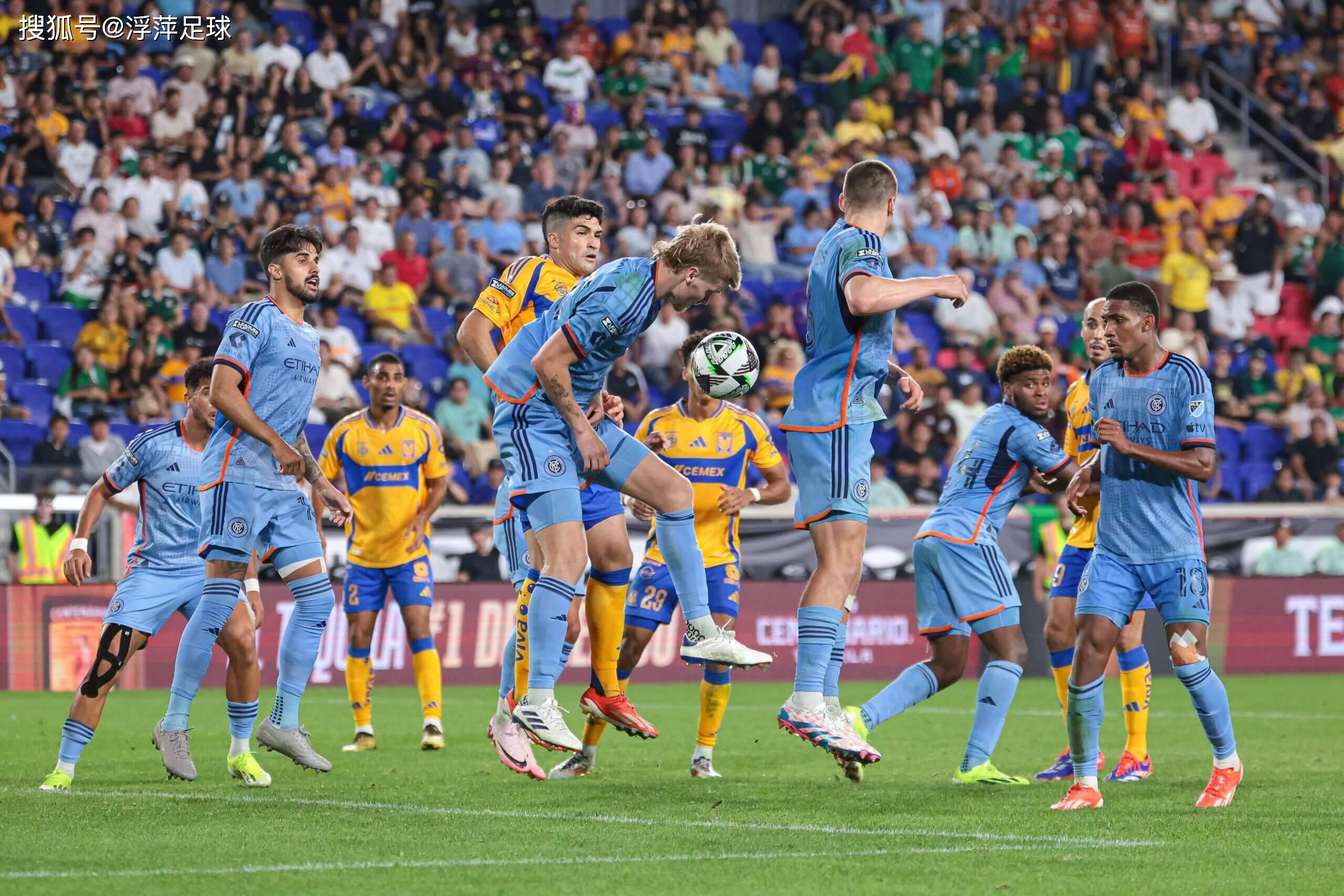 足球巨星膝伤重回赛场，法国联赛期待大爆发