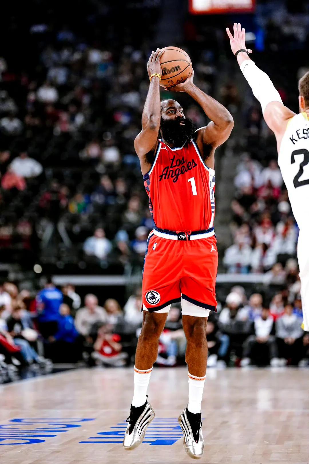 火箭耀世巨星!哈登再度狂砍+分 火箭耀世巨星!哈登再度狂砍+分