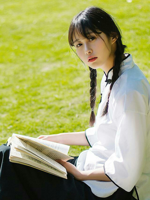 开云体育-银黑军团对话东方明珠,拉文闪耀跨越太平洋的篮球之桥