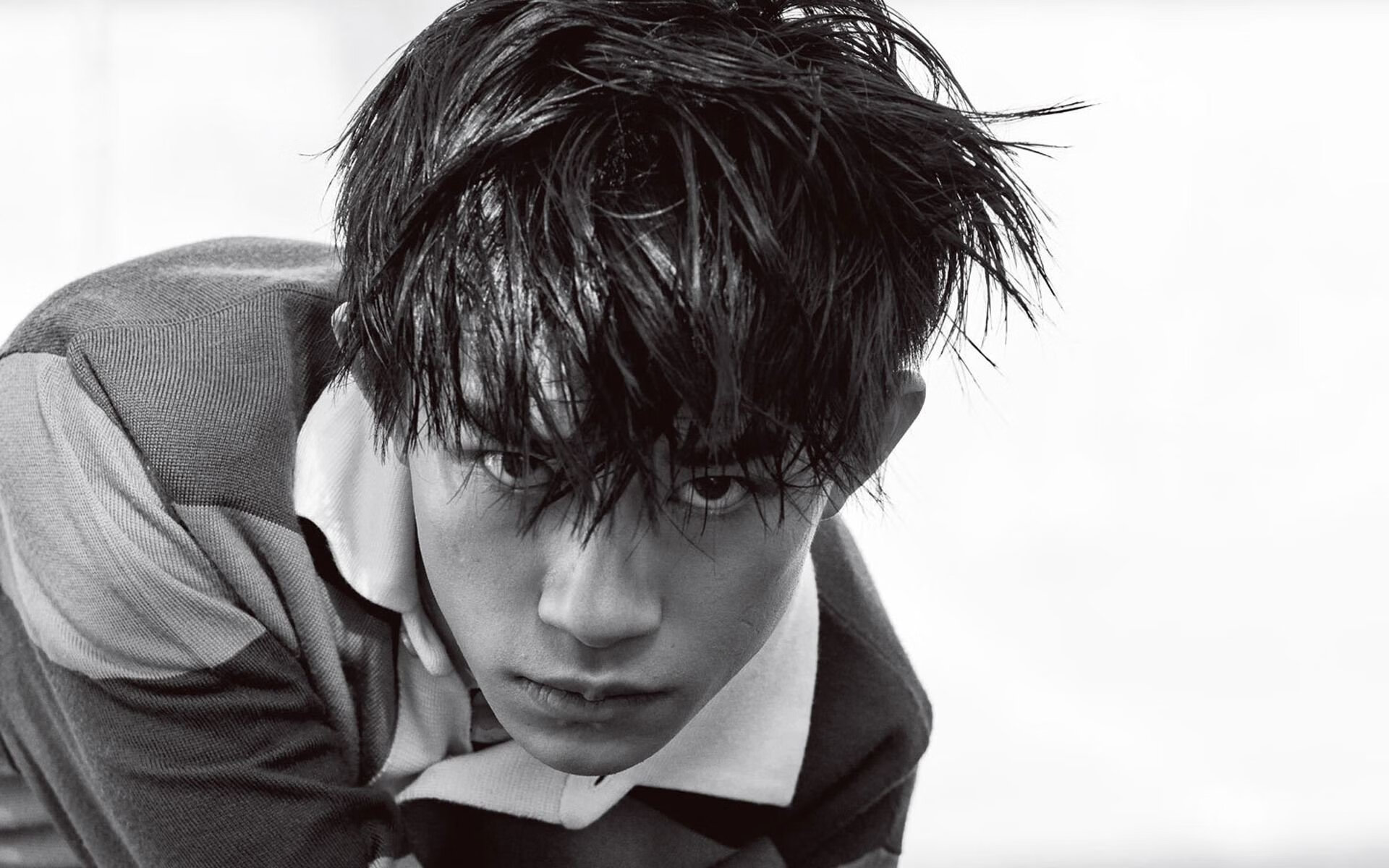 活塞的铁骨撞上绿军的魂,哈登冷血出鞘,一记三分绝了北岸花园的喧嚣