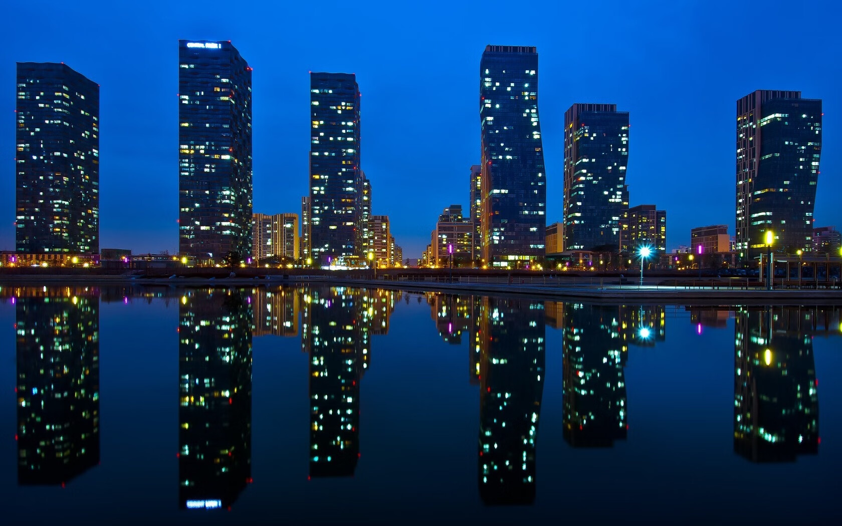 开云体育入口-新王当立！鹈鹕窒息防守搅局东部，米切尔末节19分撕碎绿军不败金身